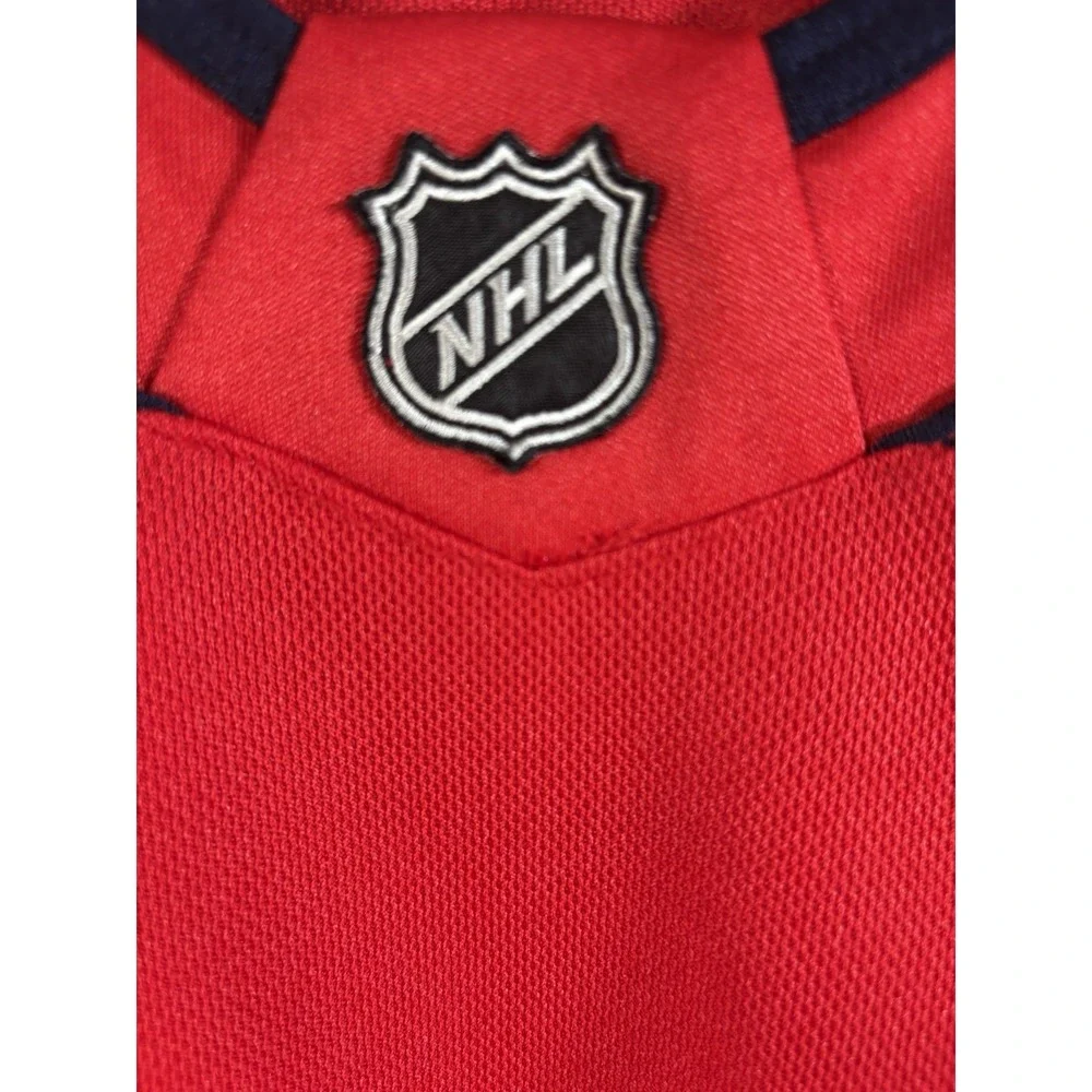 NHL Officially Licensed jersey size S washington Capitals hockey pullover